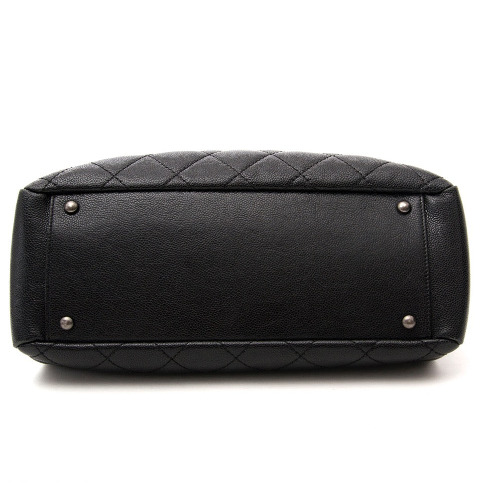 Chanel Black Distressed Leather Tote Bag aan de beste prijs online verkrijgbaar bij tweedehands webshop Labellov