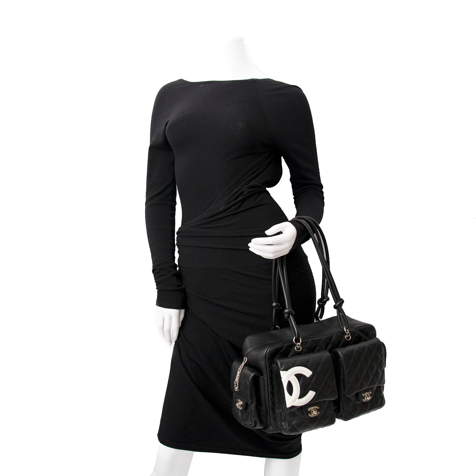 Wij kopen en verkopen uw authentieke Chanel Cambon Reporter Bag aan de beste prijs