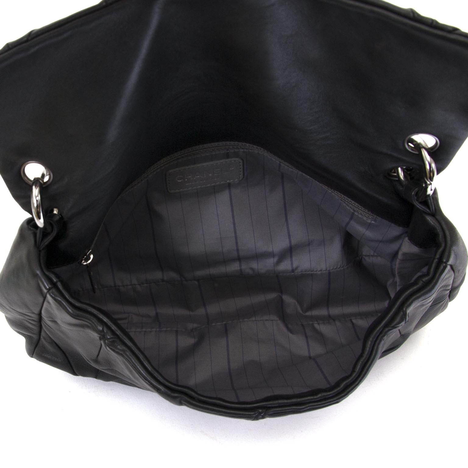 koop Chanel Black Leather Origami Flap Bag bij labellov aan de beste prijs