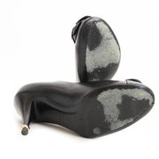 Chanel Black Camellia Heels - 37,5 (Labellov) For the best price at LabelLov. Pour le meilleur prix à LabelLOV. Voor de beste prijs bij LabelLOV.