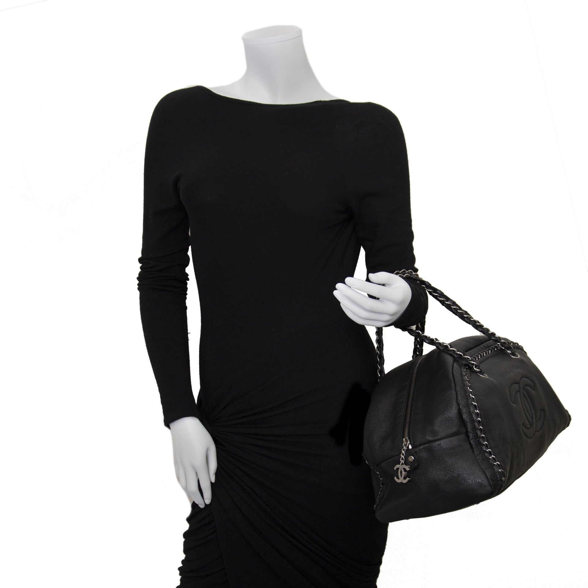 chanel zwarte leder bowling tas nu te koop bij labellov vintage mode webshop aan de laagste prijs