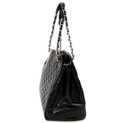 Chanel Black Patent Leather Quilted Bag. Chanel tweedehands tas authentiek bij LabelLOV. Chanel in Antwerpen. Trend.