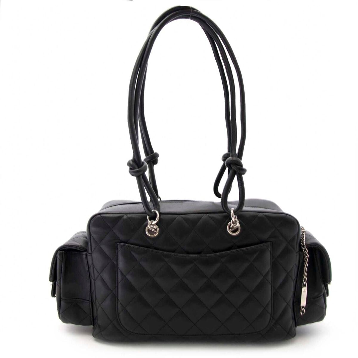 Koop authentieke tweedehands Chanel tassen aan een eerlijke prijs bij LabelLOV. Veilig online shoppen.