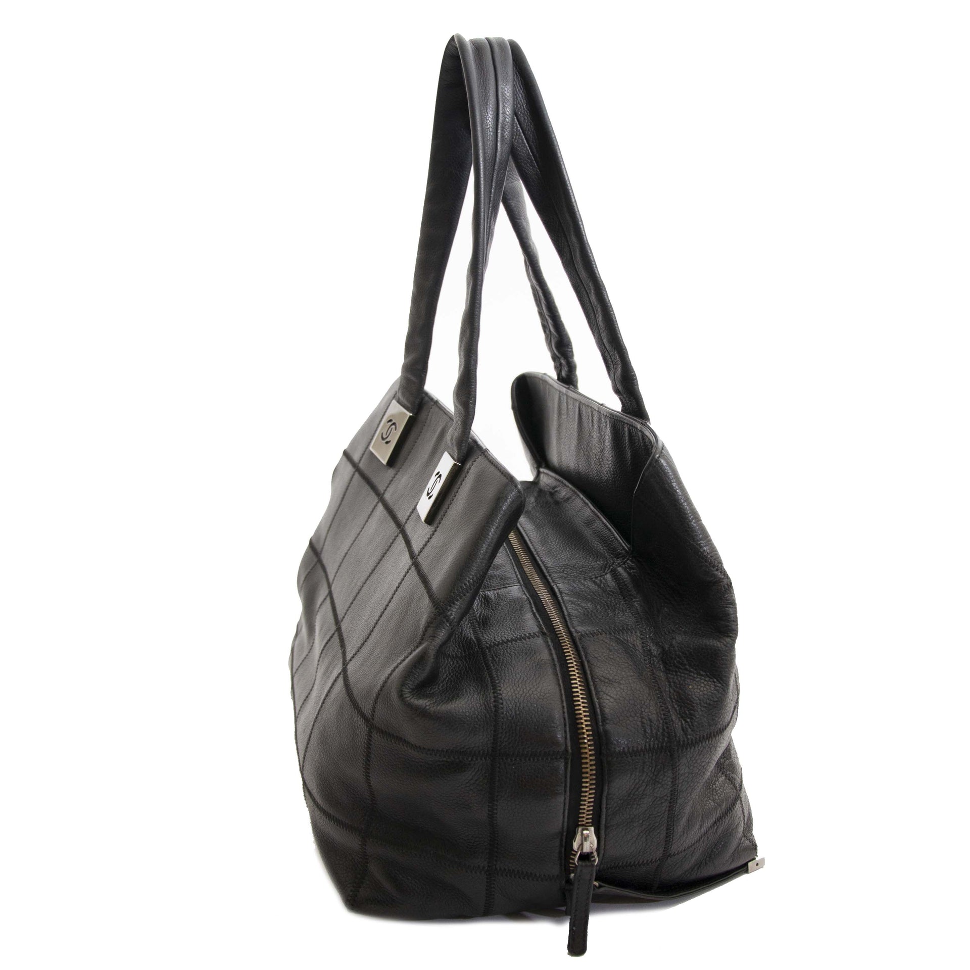 Chanel Le Square Stitch Shoulder Bag now for sale at labellov vintage fashion webshop belgium