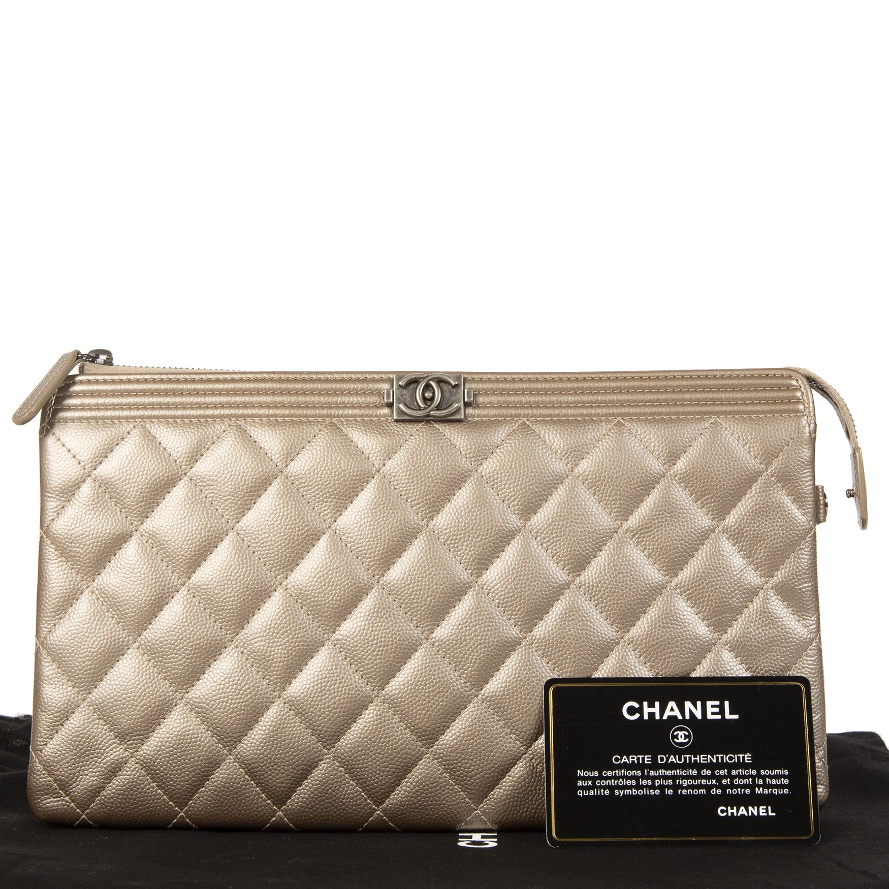 Authentieke tweedehands Chanel Boy Quilted Calfskin Gold Metallic Leather Clutch juiste prijs veilig online winkelen LabelLOV webshop luxe merken winkelen Antwerpen België mode fashion