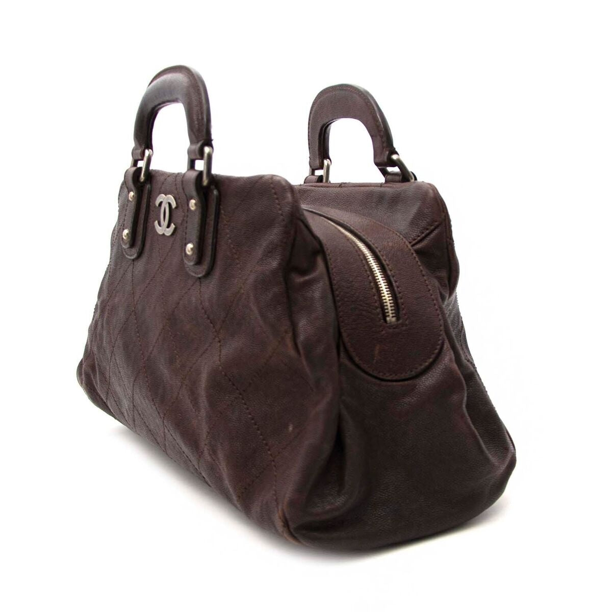 Achetez un authentique Chanel sac a main de docteur pour le bon prix chez LabelLOV.