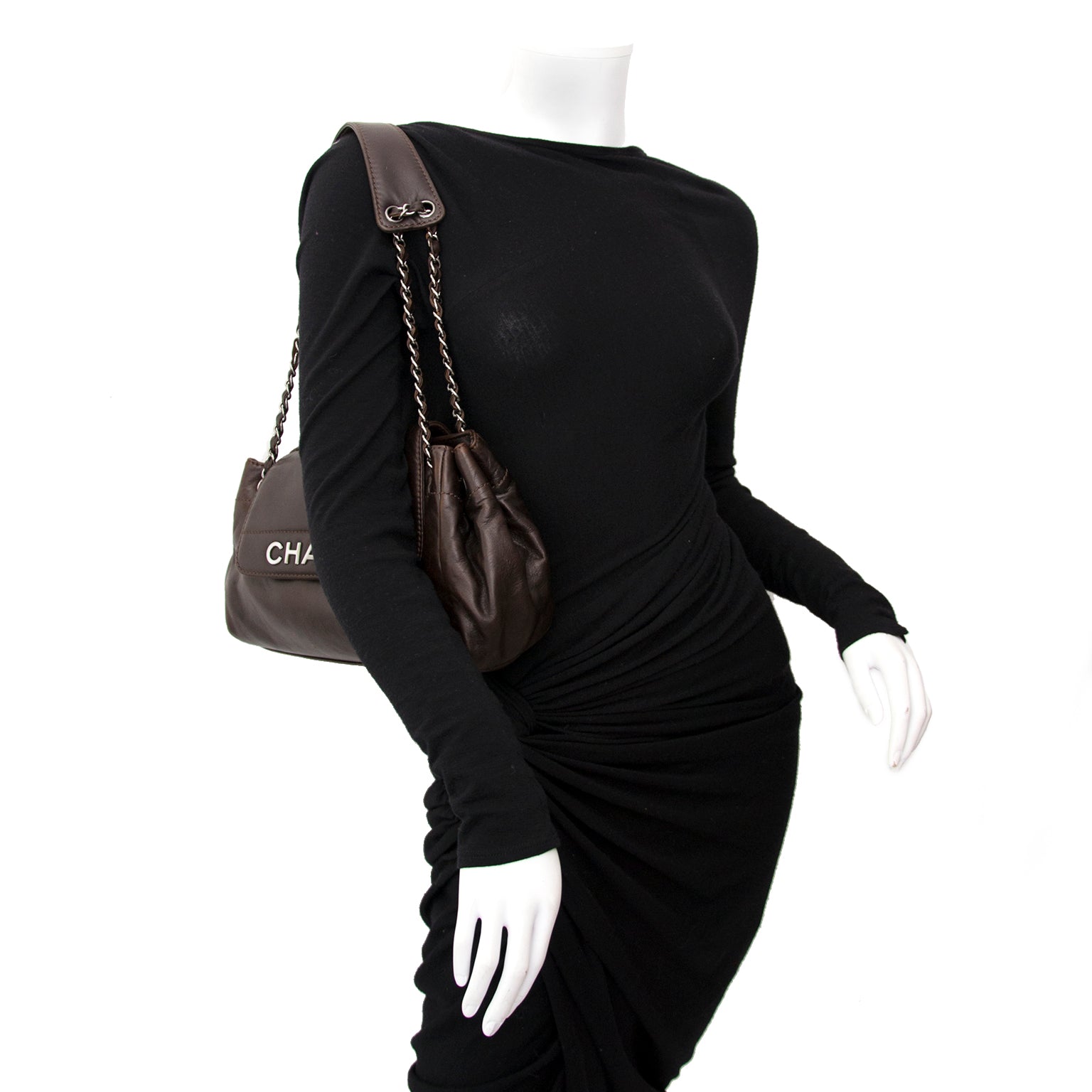 Achetez sans risque un seconde main Chanel brun sac à main au meilleur prix sur www.labellov.com