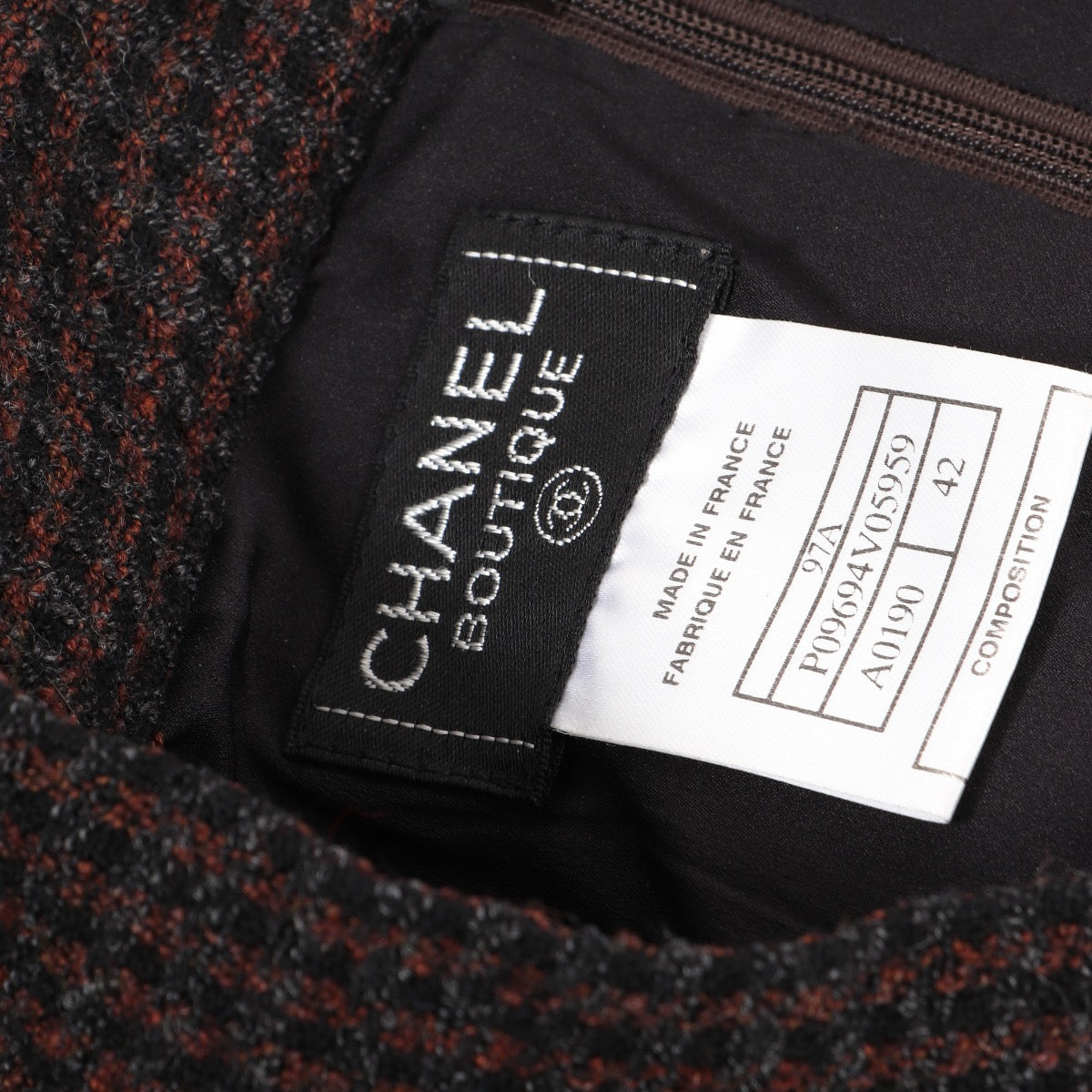 buy an authentic second hand Chanel Boutique Wool Tweed Set Size FR42 at Labellov.com