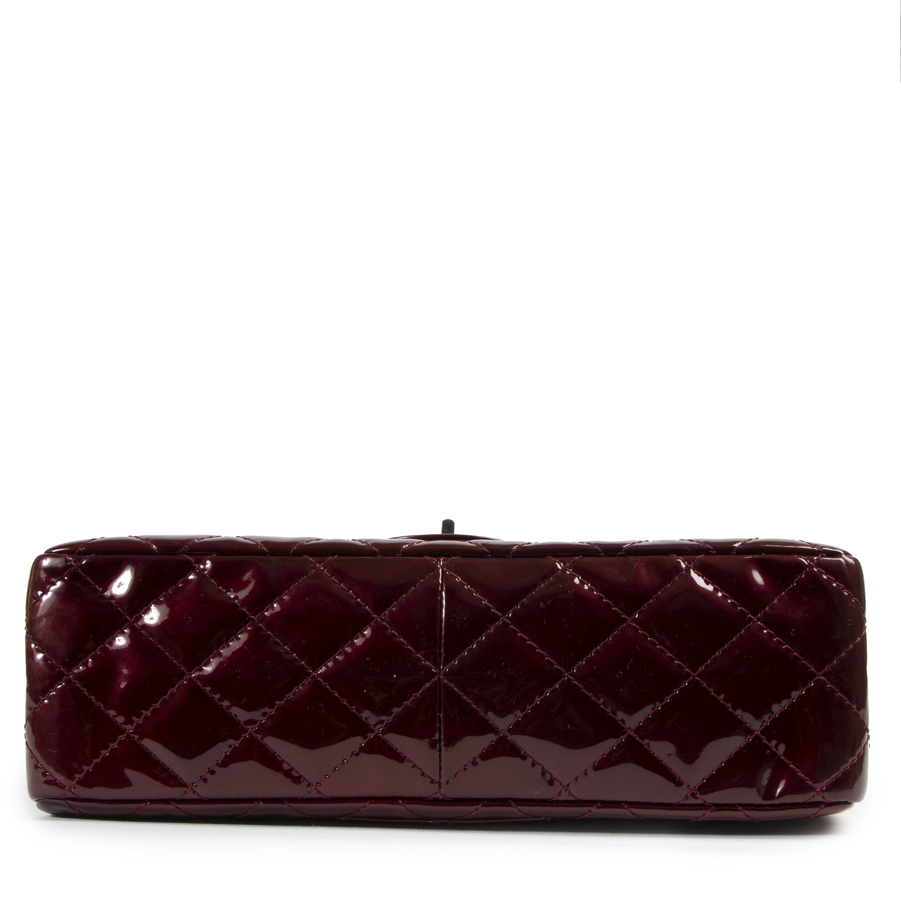 Chanel 2.55 Reissue 226 Patent Burgundy Flap Bag pour le meilleur prix chez Labellov à Anvers Belgique