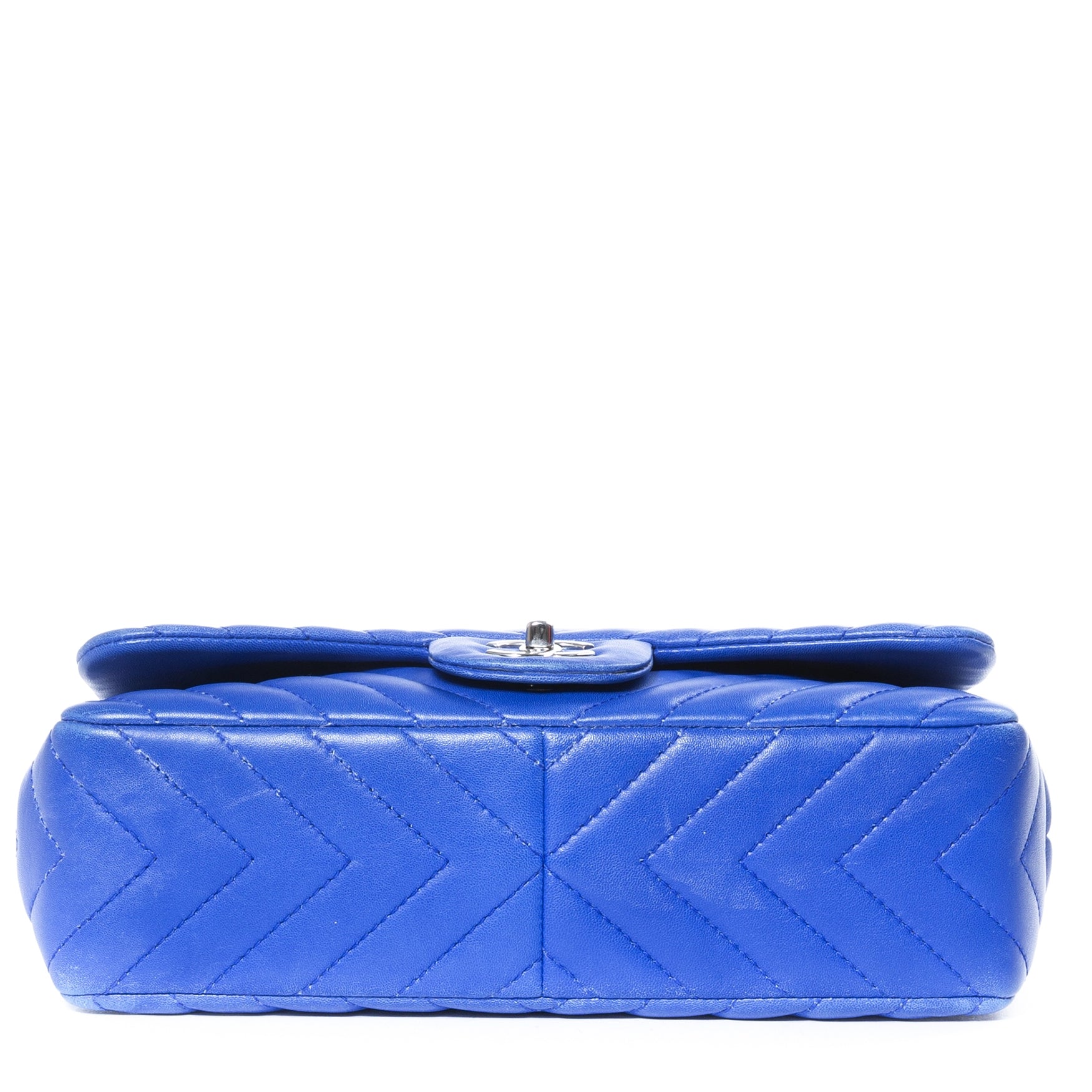 BEnt u op zoek naar een authentieke Chanel Chevron Blue Maxi Classic Flap Bag ?