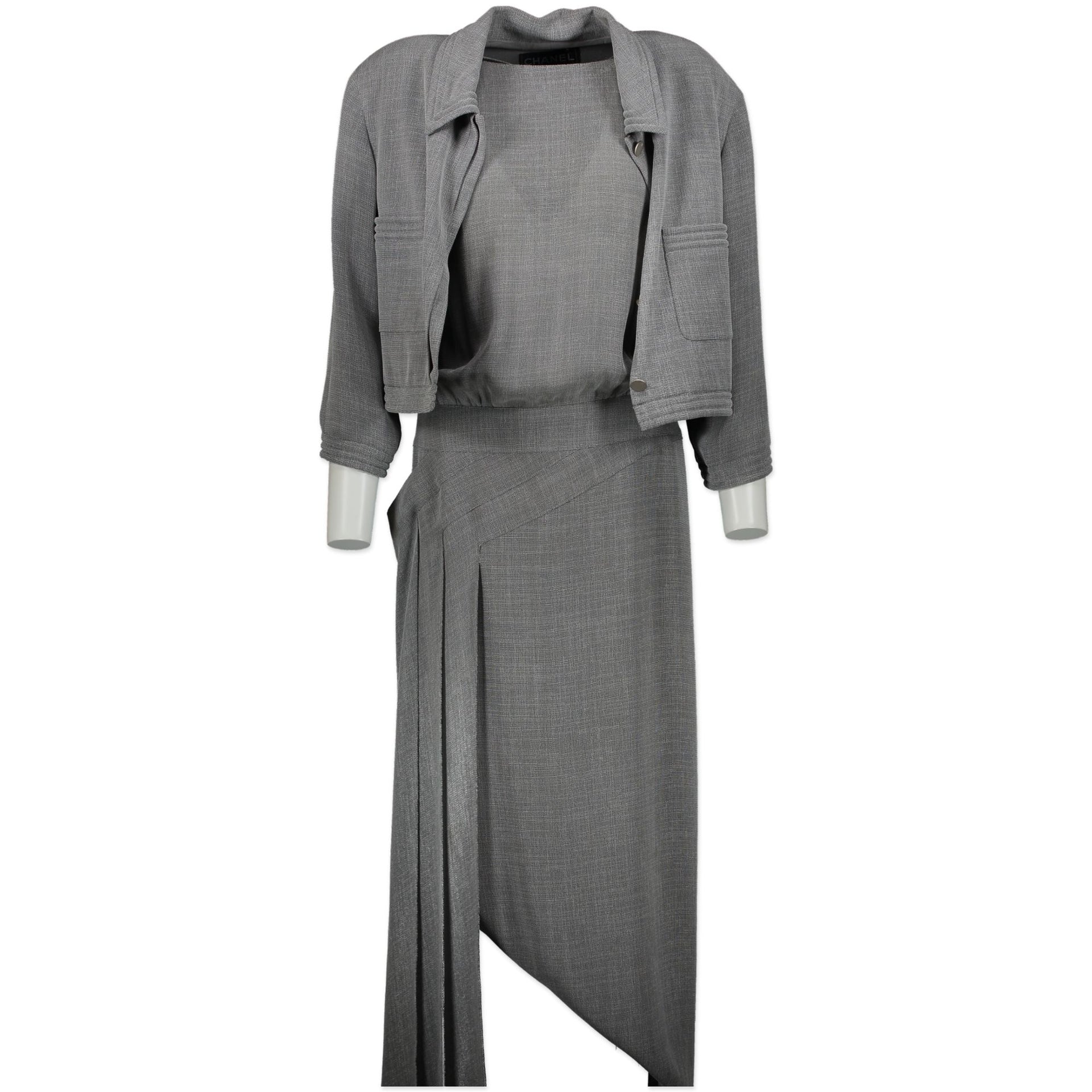 Chanel Tweed Pastel Jacket. Buy authentic secondhand at Labellov. Koop authentieke tweedehands Chanel bij Labellov.