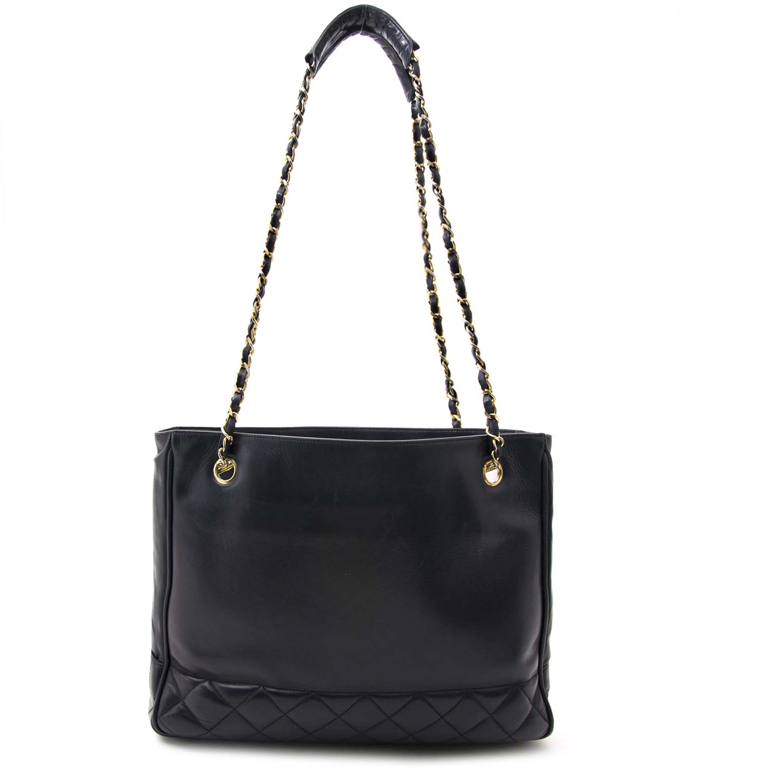 acheter en ligne chez labellov.com pour le meilleur prix chanel vintage black tote bag