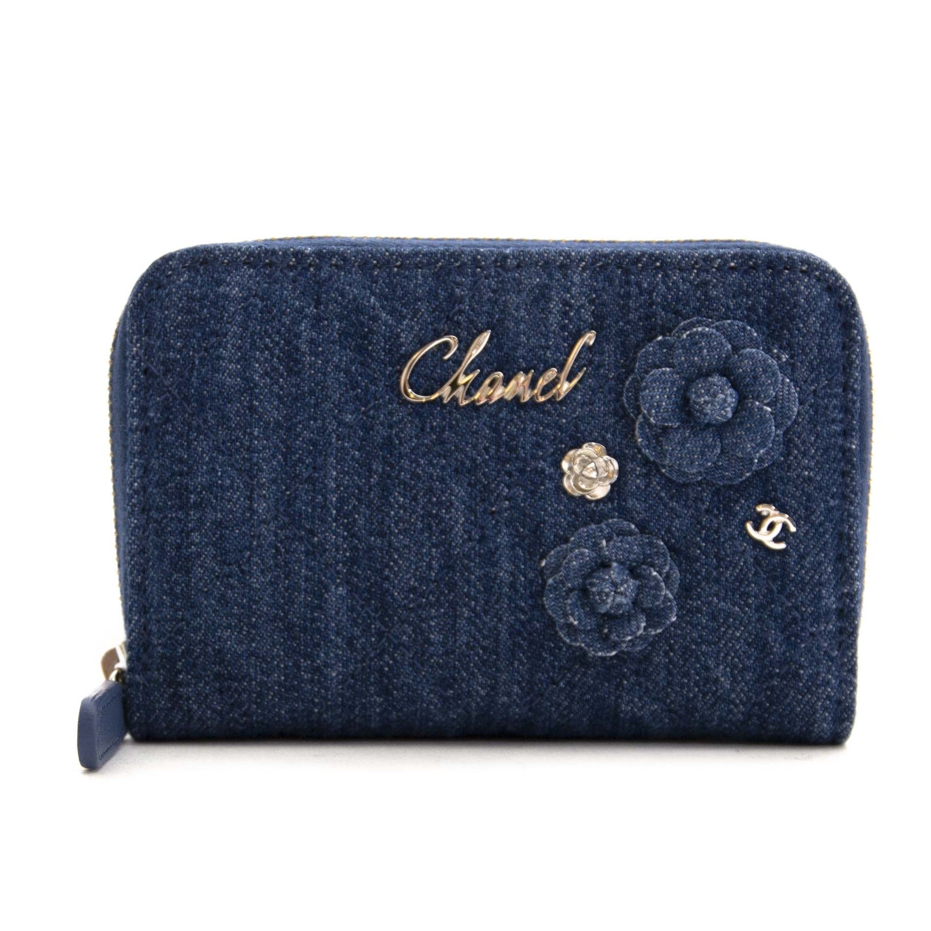 Chanel Denim Coin Purse for sale at Labellov secondhand luxury in Antwerp Belgium