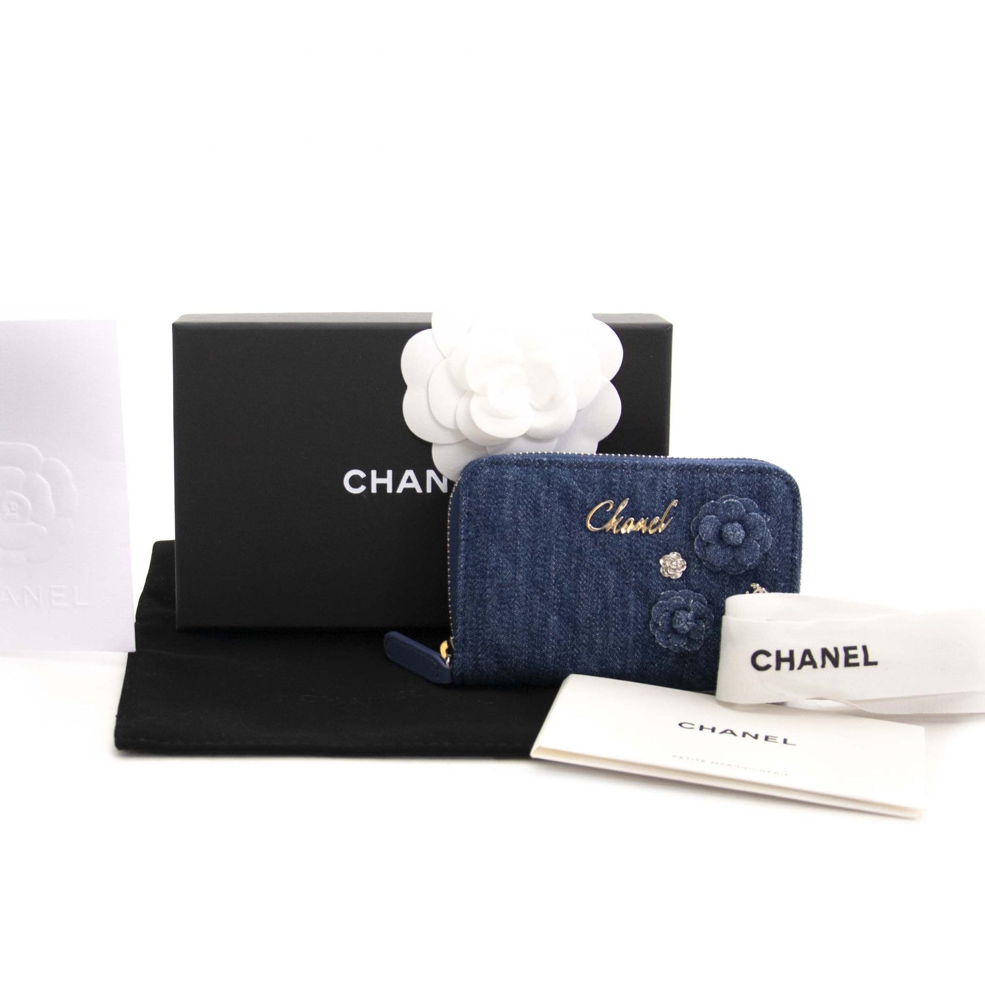 Chanel Denim Coin Purse pour le meilleur prix chez labellov a anvers belqiue deuxieme mains