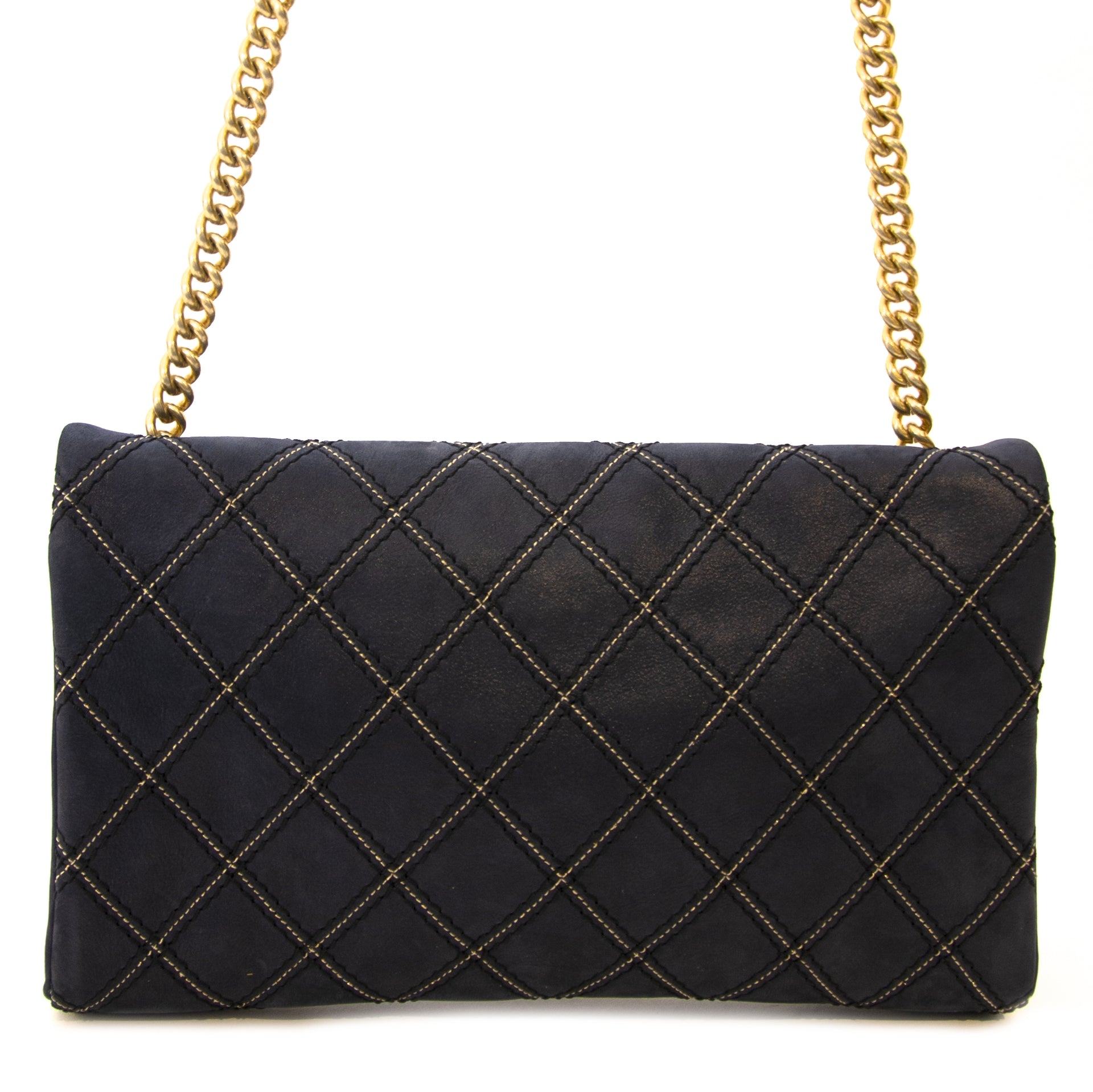 Chanel Dark Blue Flap Bag Buy authentic secondhand Chanel Handbags at the right price at LabelLov vintage webshop. Safe and secure online shopping. Koop authentieke tweedehands Chanel Handtassen bet juiste prijse bij LabelLOV.