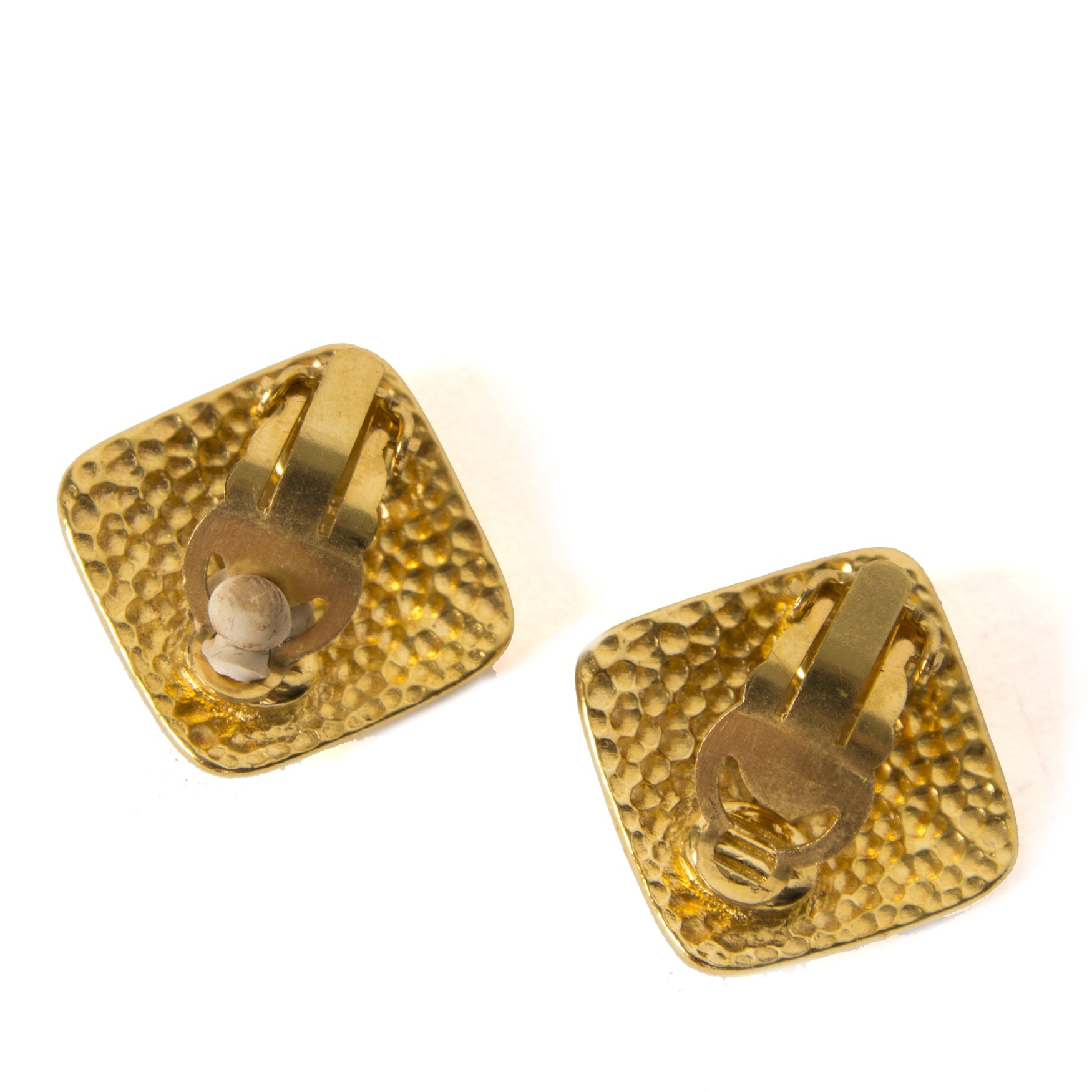 shop safe online your secondhand Chanel Gold Clip-on Earrings