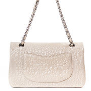 achetez Chanel Classic Flapbag Quilted Flower Medium chez labellov