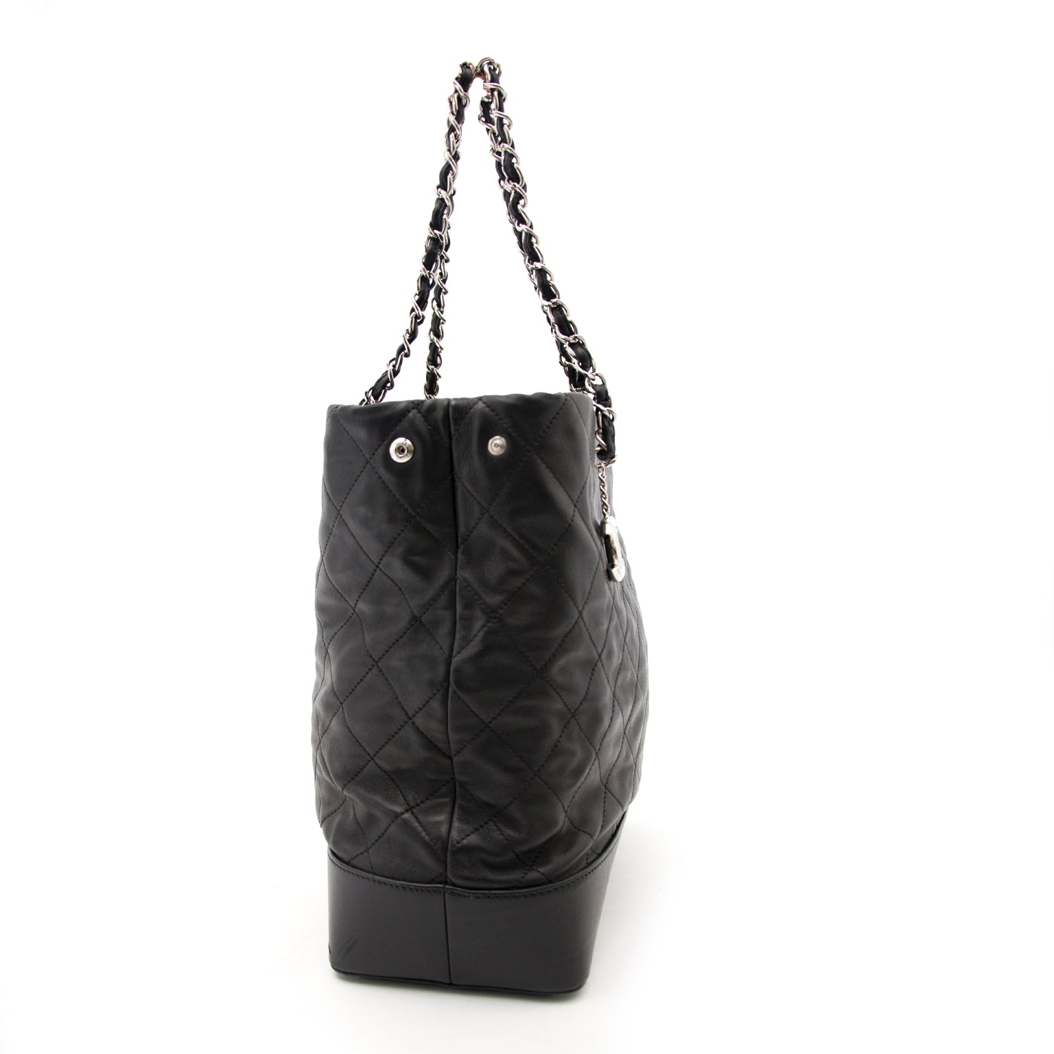 Looking for the ultimate black shopper tote? Chanel Shopper Tote Black in great condition, now for sale at Labellov, Chanel vintage items for sale.
