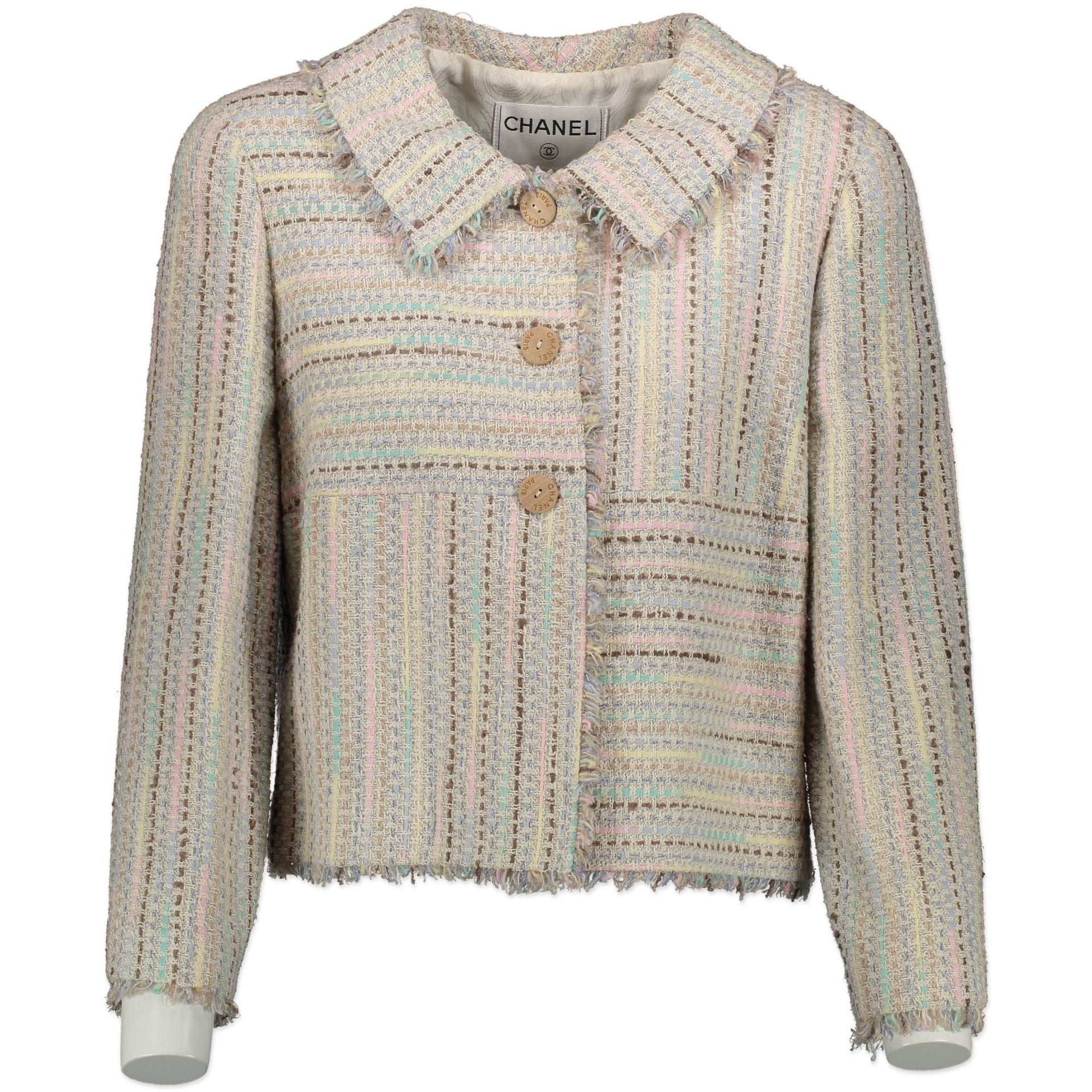 Chanel Tweed Pastel Jacket. Buy authentic secondhand at Labellov. Koop authentieke tweedehands Chanel bij Labellov.
