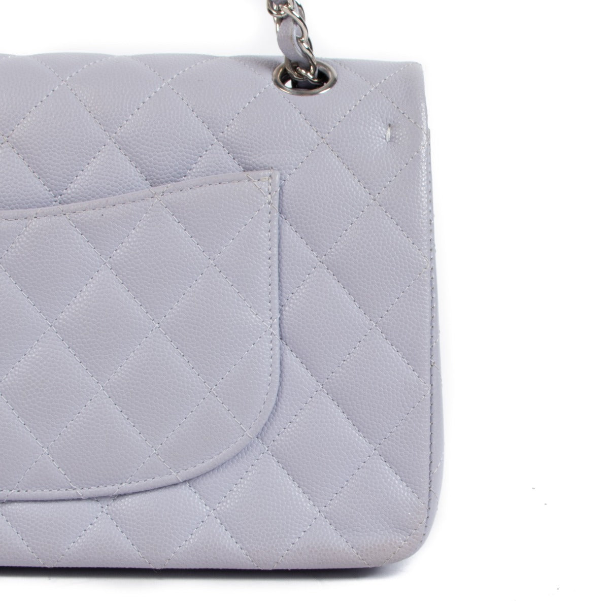 Sac à rabat Chanel Classique Medium en Caviar Lilas