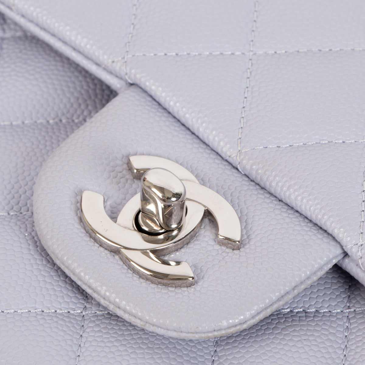 Sac Chanel Lilas Caviar Medium Classic Flap 11.12