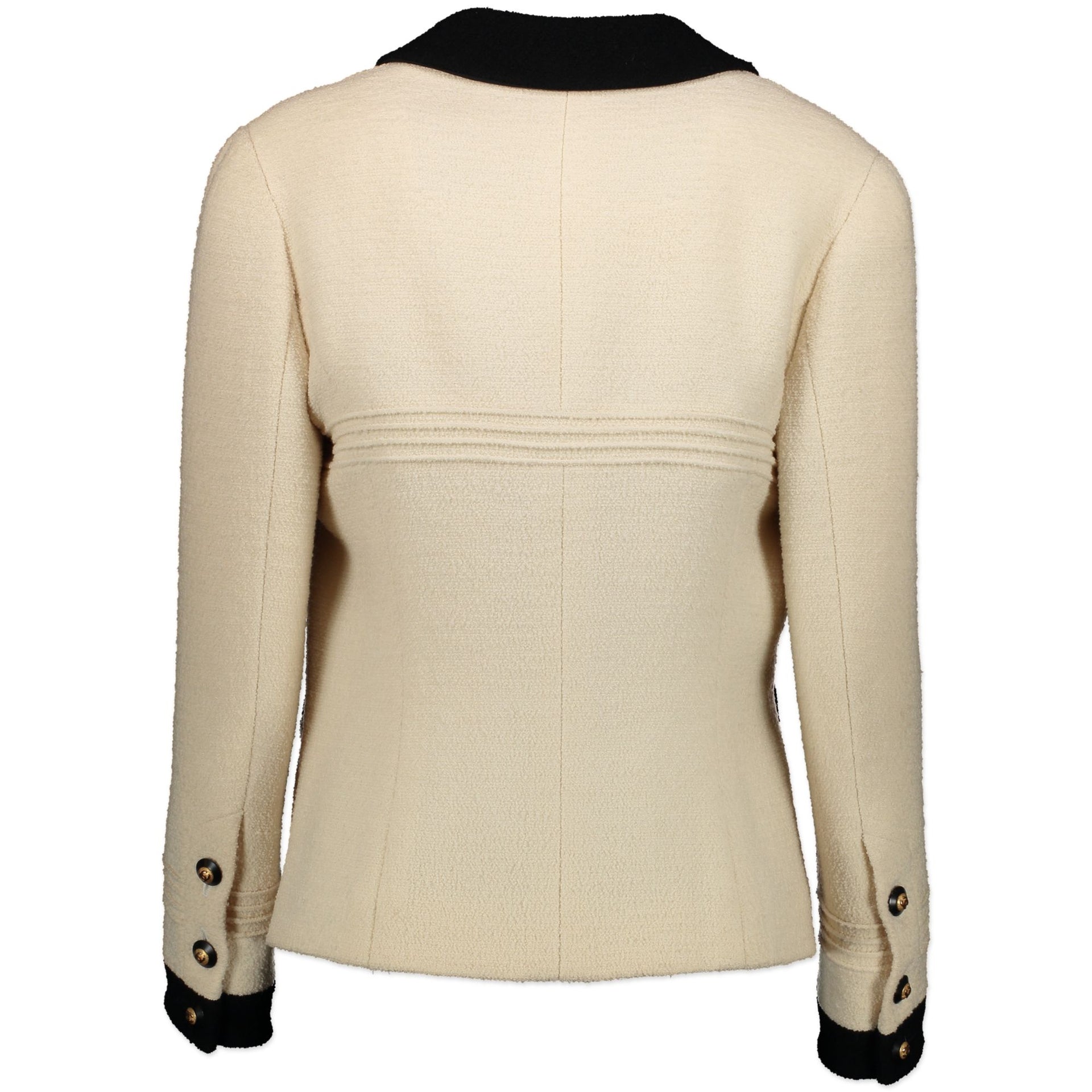 Chanel Tweed Pastel Jacket. Buy authentic secondhand at Labellov. Koop authentieke tweedehands Chanel bij Labellov.