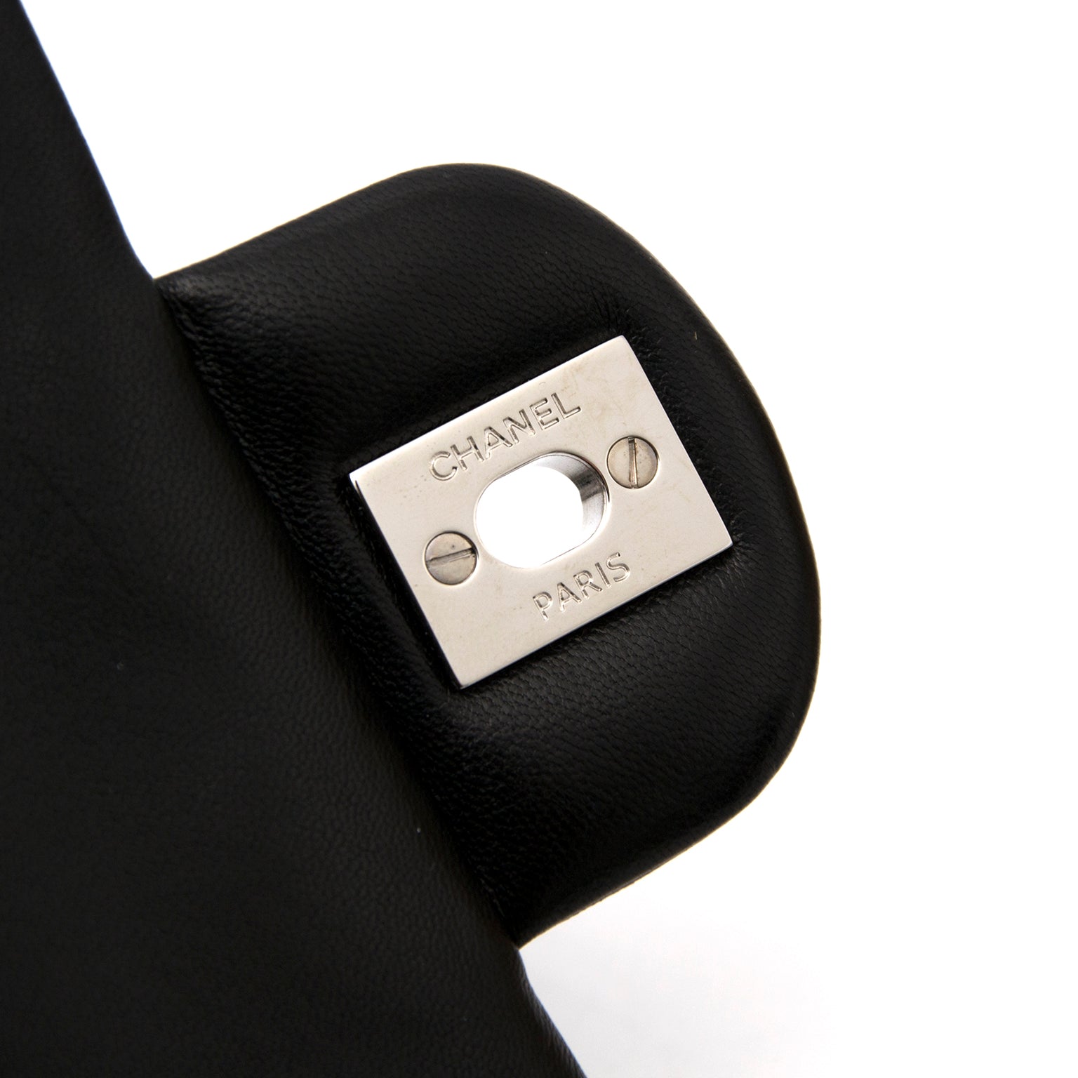 koop tweedehands aan de beste prijs jou tweedehands Chanel Black Extra Mini Classic Flap Bag