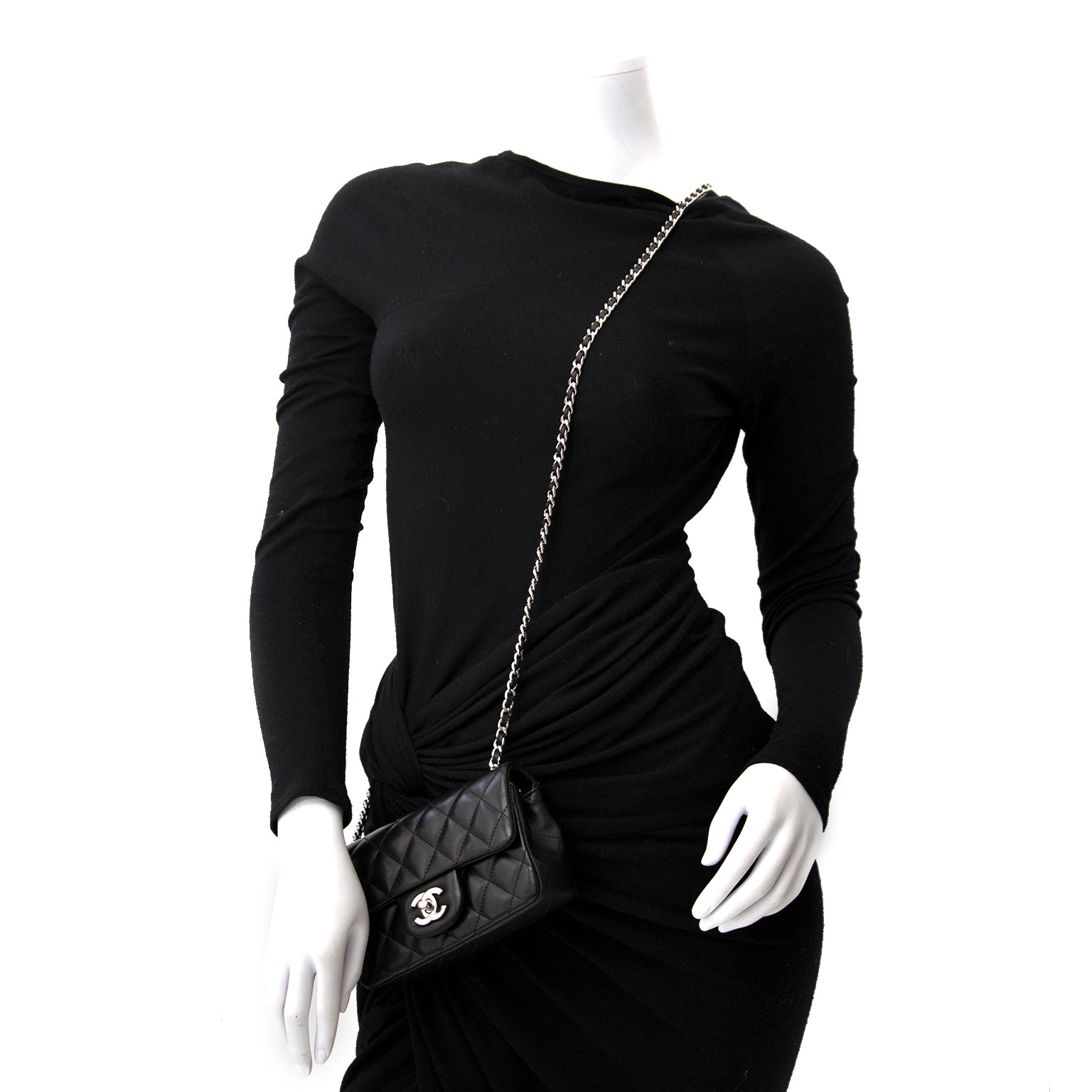 acheter en ligne pour le meilleur prix Chanel Black Extra Mini Classic Flap Bag
