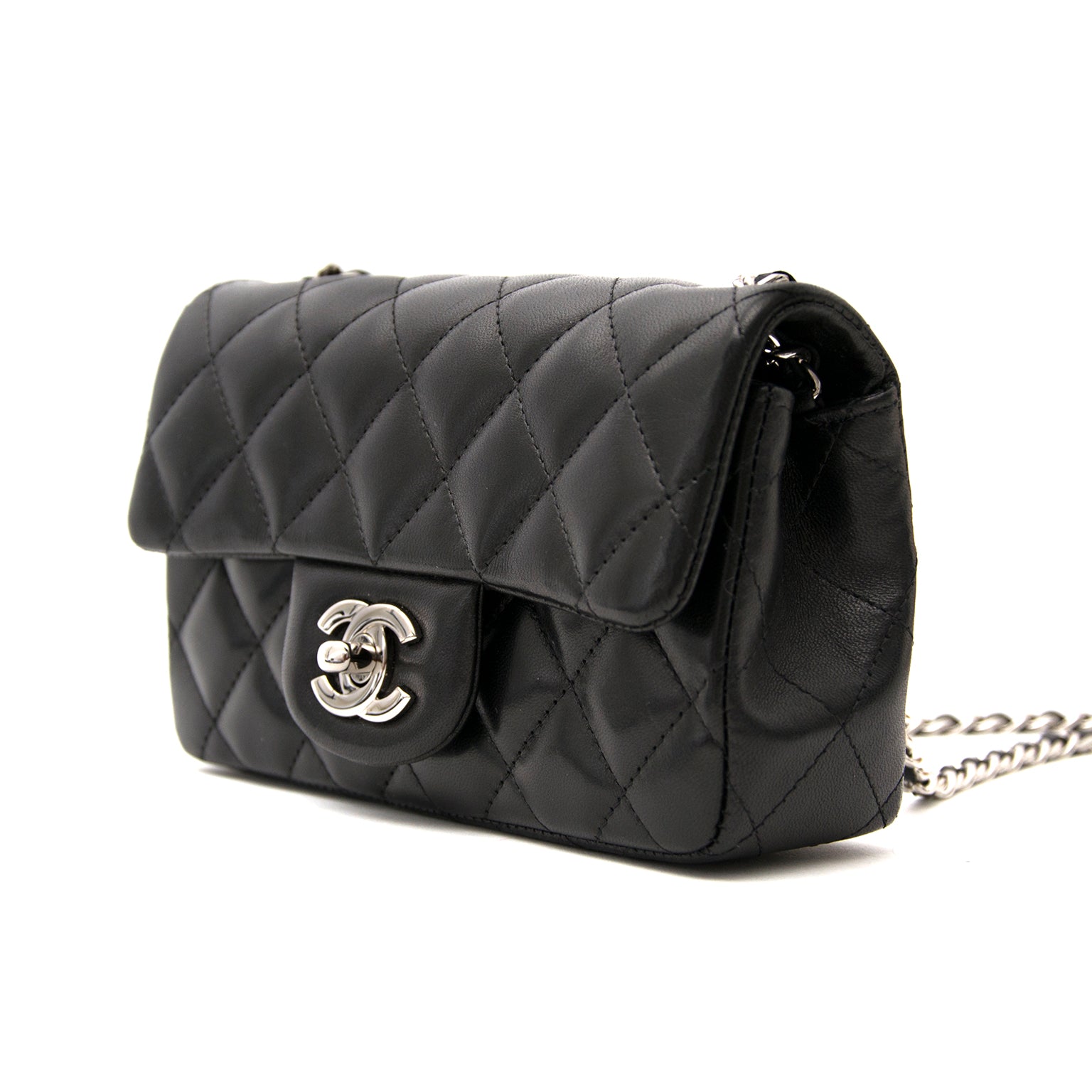 koop veilig online jou tweedehands Chanel Black Extra Mini Classic Flap Bag