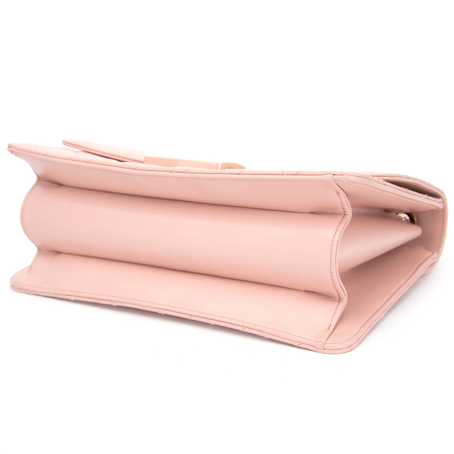 koop online jouw tweedehands Chanel Pink Sheepskin Flap Bag