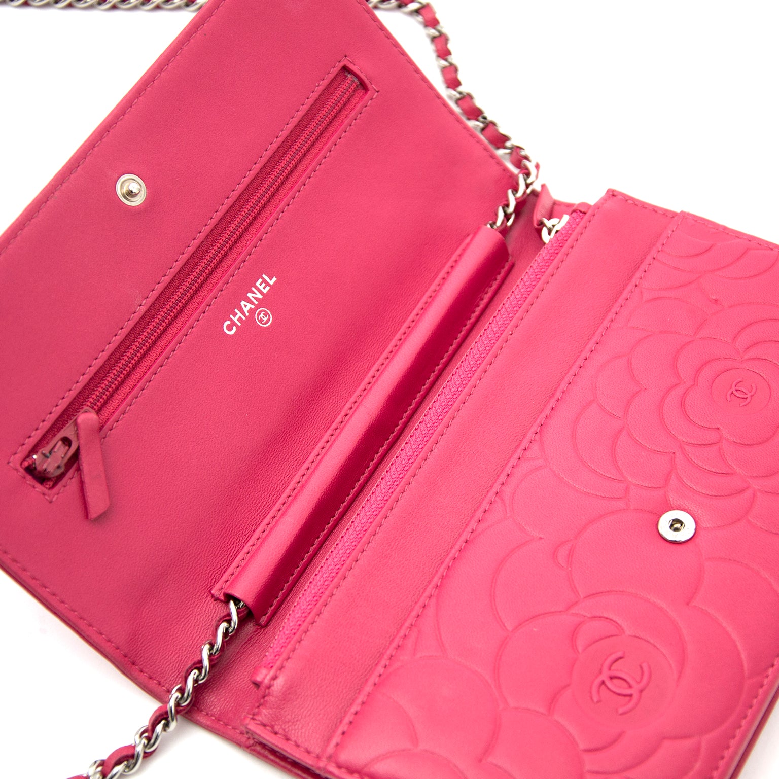 skip the waitinglist buy safe online 100% authentic Chanel Fuchsia Camelie Wallet On A Chain