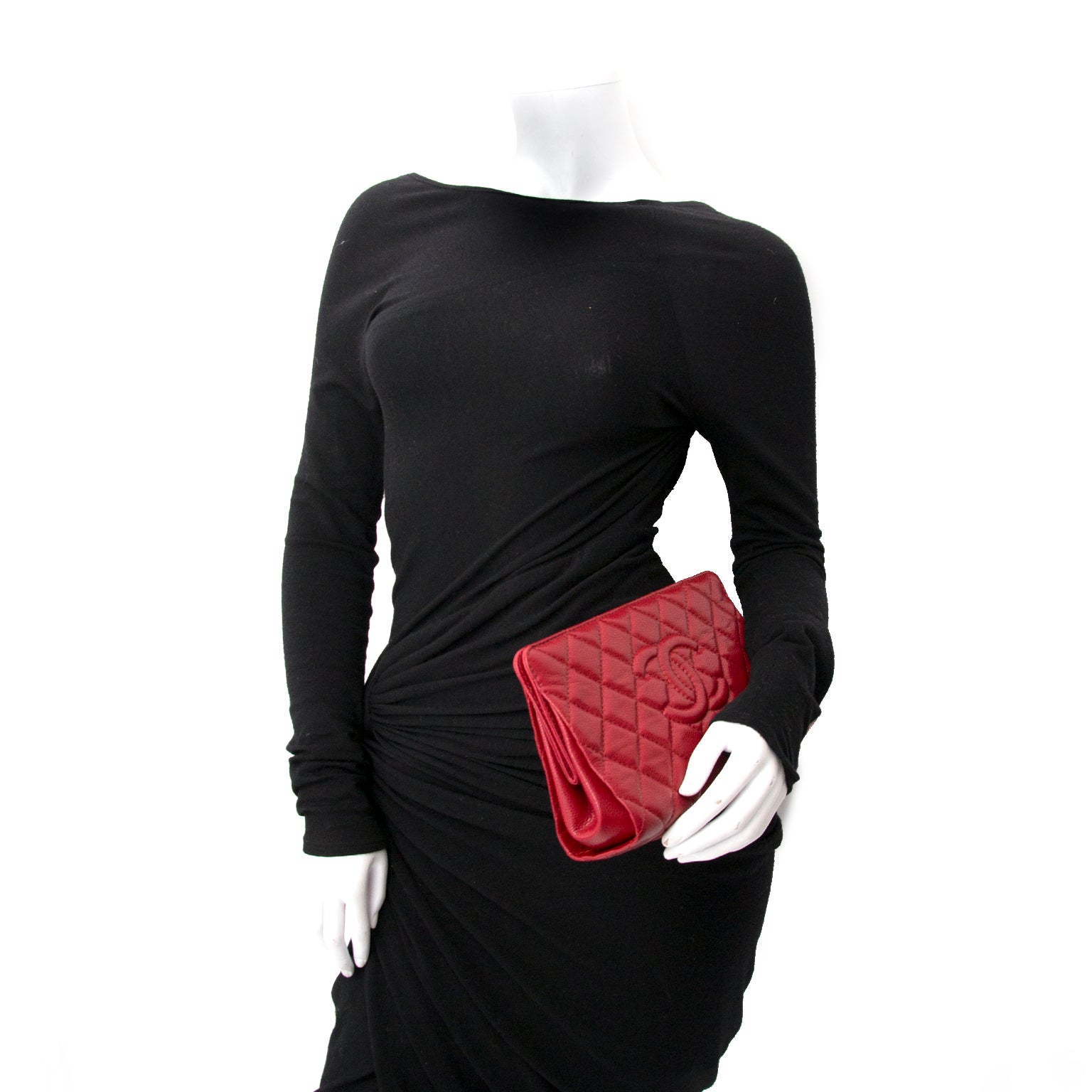 Buy and sell your preloved designer bags for the best rates online at Labellov luxury