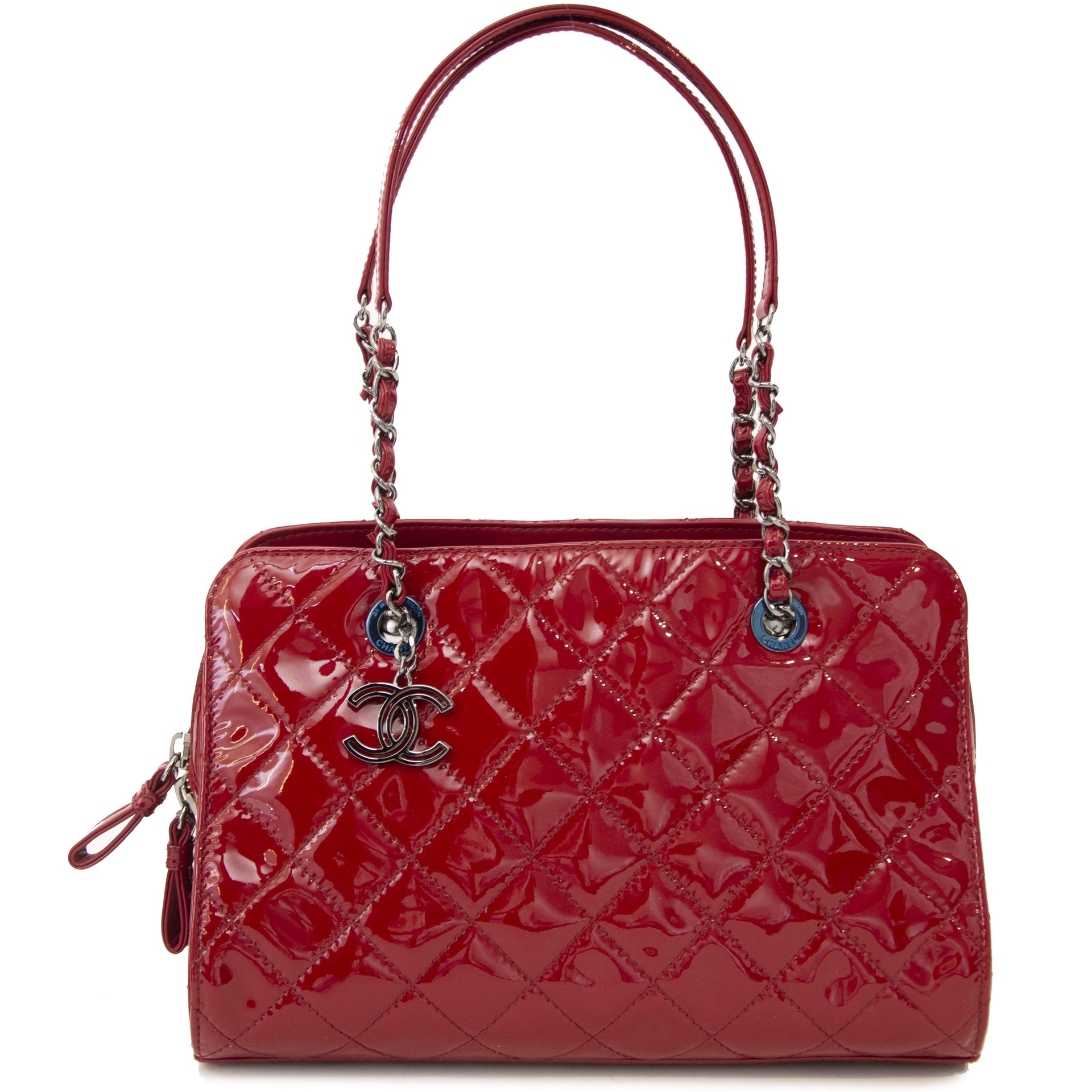 Chanel Red Patent Quilted Shoulder Bag for the best price at Labellov secondhand luxury