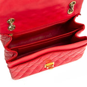 koop veilig online tegen de beste prijs jou tweedehands Chanel Patent Red Quilted Accordion Reissue 2.55 Flap Bag