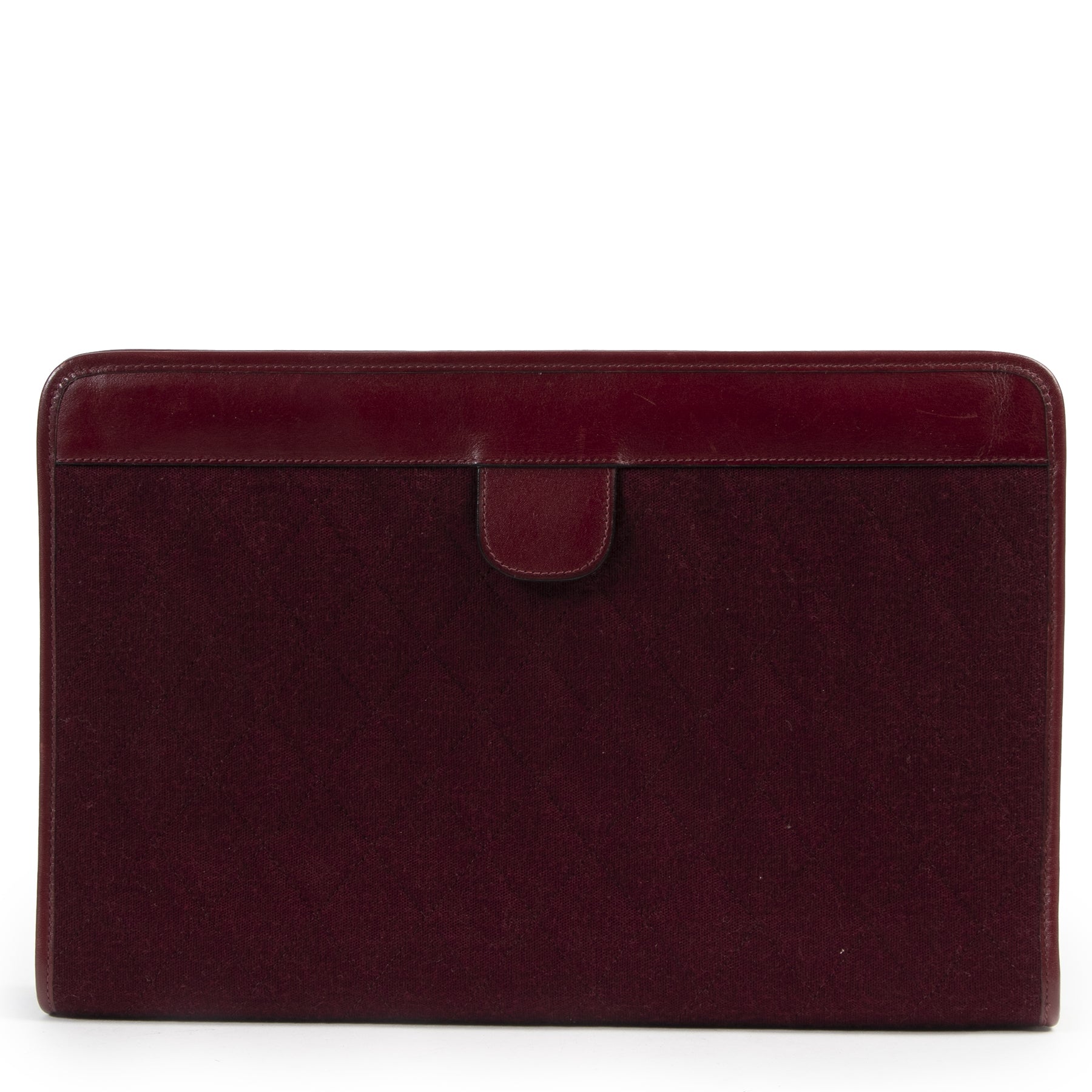 100% authentic vintage Chanel Bordeaux Matelasse CC Clutch