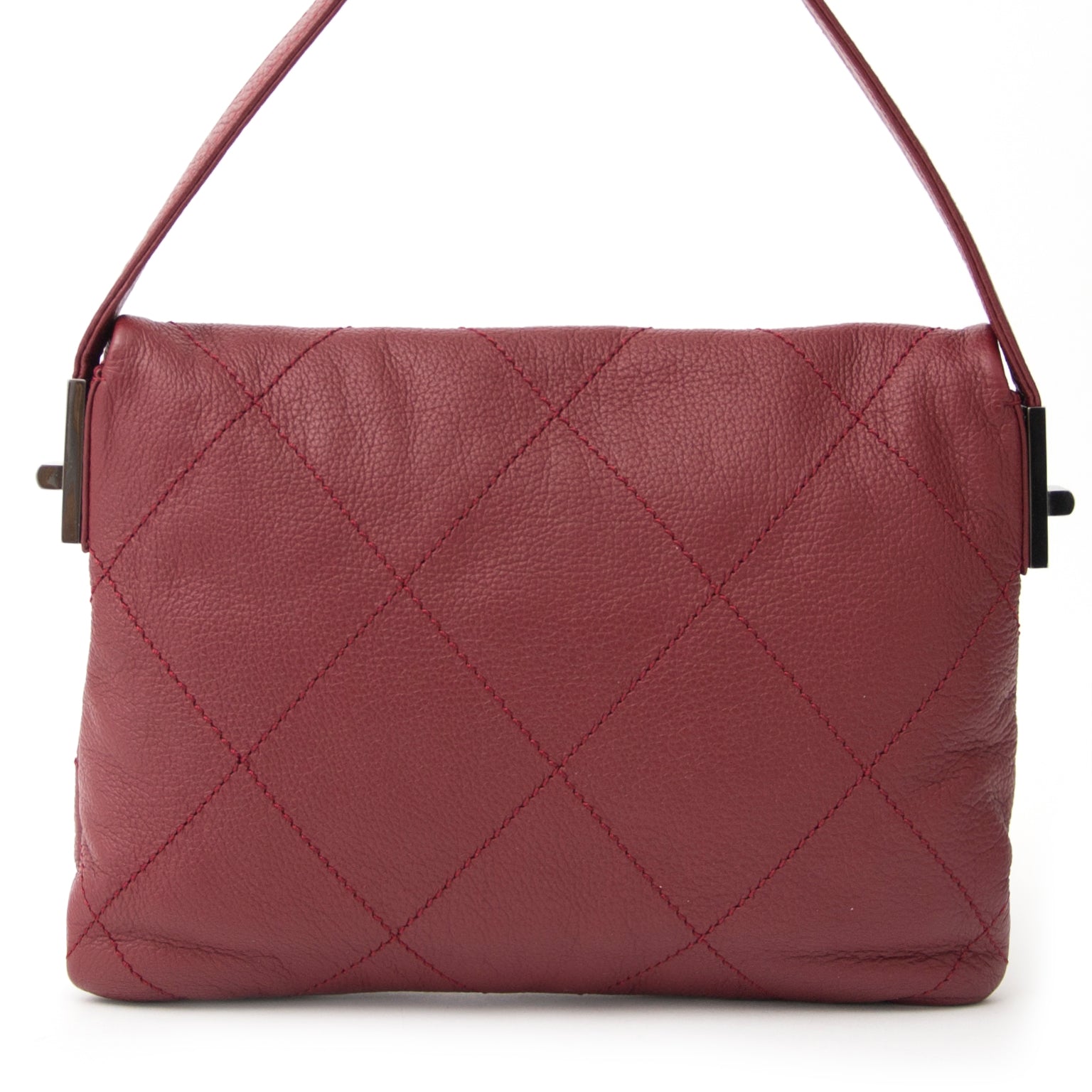 Authentieke Chanel tas voor de juiste prijs bij LabelLOV vintage webshop. Veilig online winkelen. Luxe, vintage, mode. Antwerpen, België.