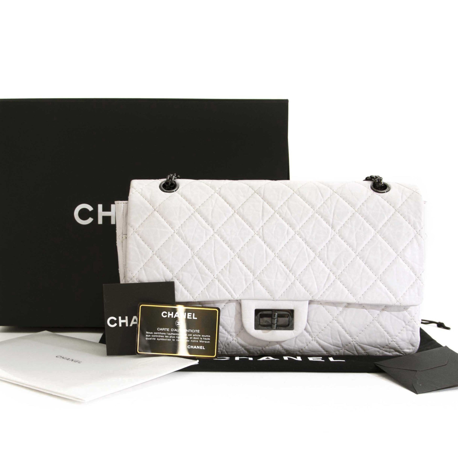 Chanel White Aged Calfskin 2.55 Reissue 227 Flapbag for the best price at Labellov secondhand