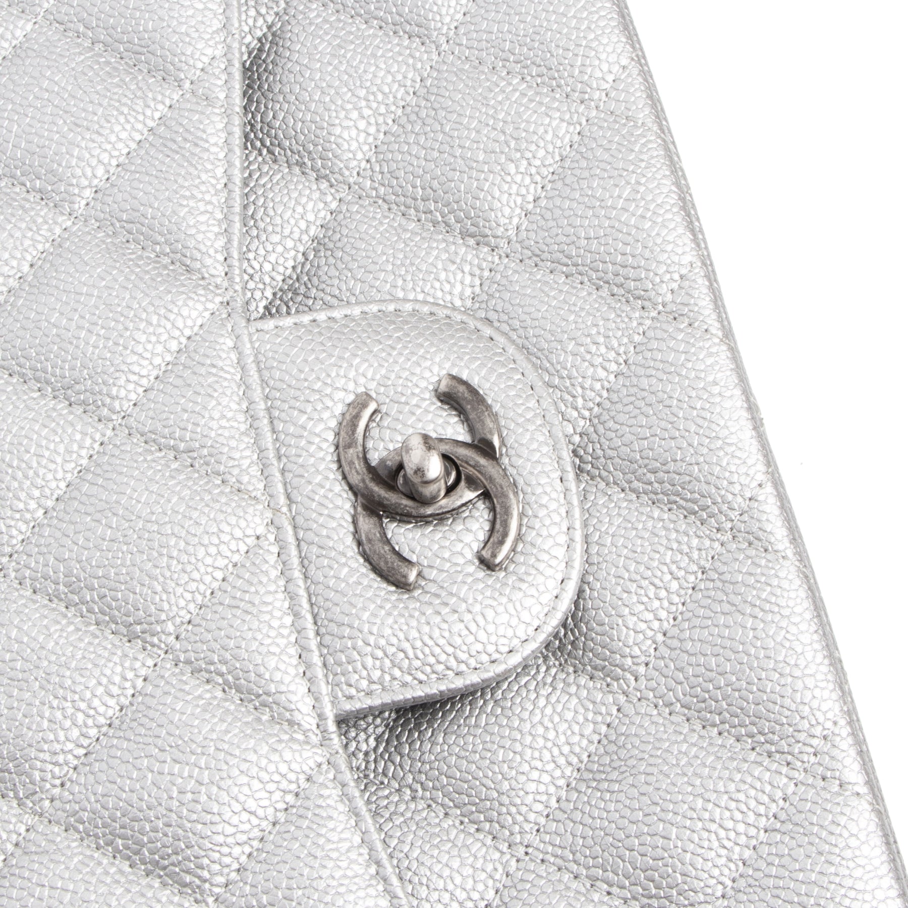 koop online jou tweedehands Chanel Silver Jumbo Classic Flap Bag
