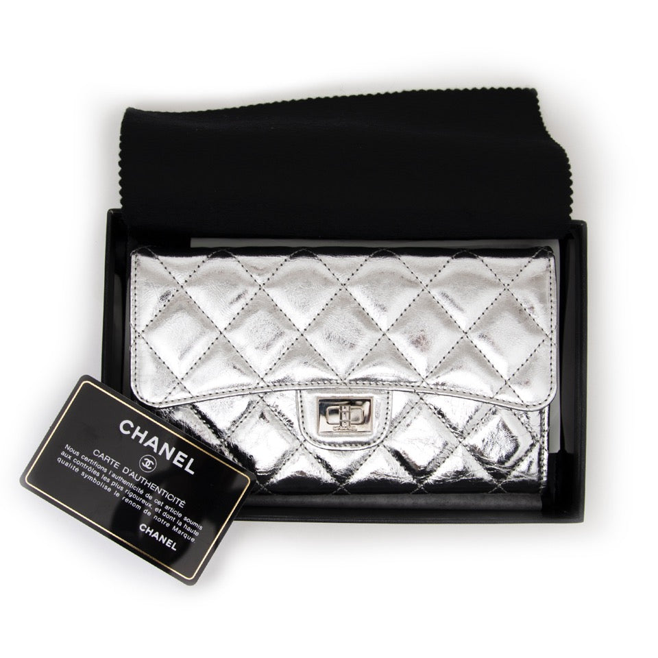 koop veilig online aan de beste prijs Chanel Silver 2,55 Wallet webshop labellov, antwerpen
