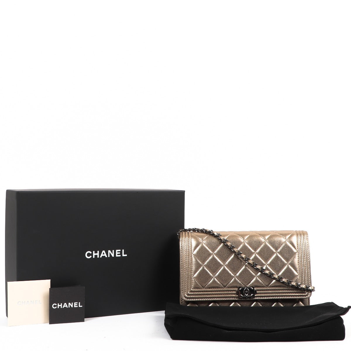 shop authentic second hand chanel classic wallet on chain by labellov knokke, labellov brussels and labellov antwerp