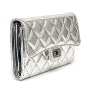 acheter en ligne neuf Chanel Silver 2,55 Wallet pour le meilleur prix