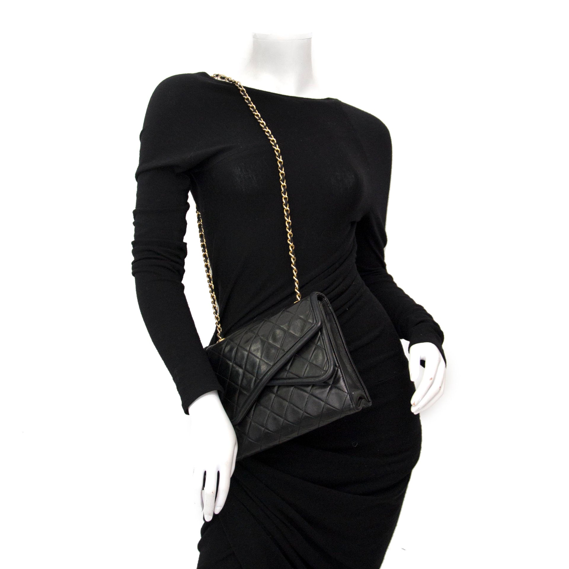 zoek jij onine aan de beste prijs jou tweedehands ? Chanel Vintage Crossbody Bag