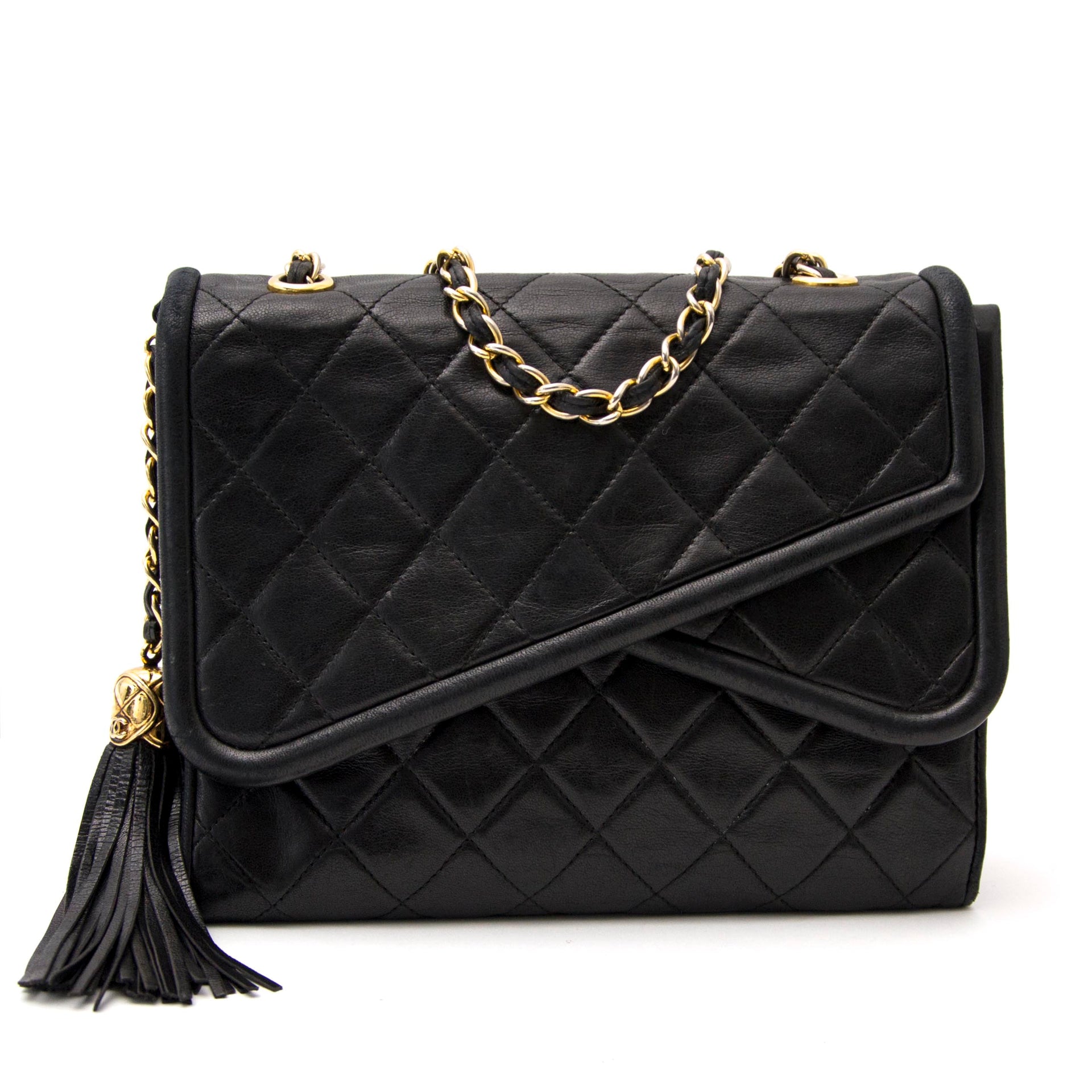 shop safe online your seocndhand Chanel Vintage Crossbody Bag