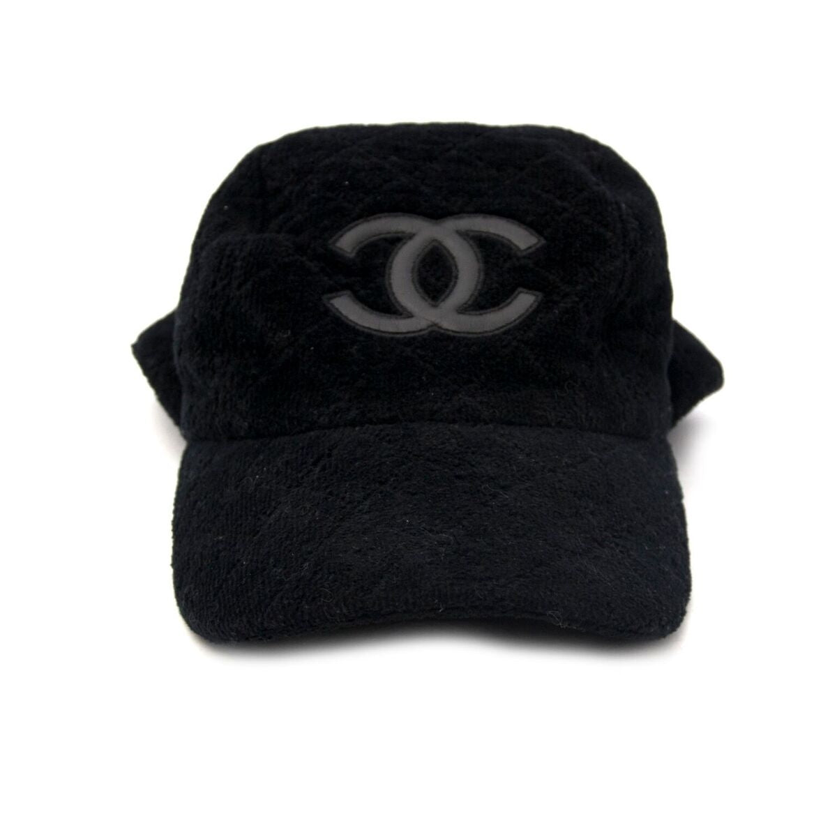 Achetez un authentique Chanel casquette pour le bon prix chez LabelLOV.