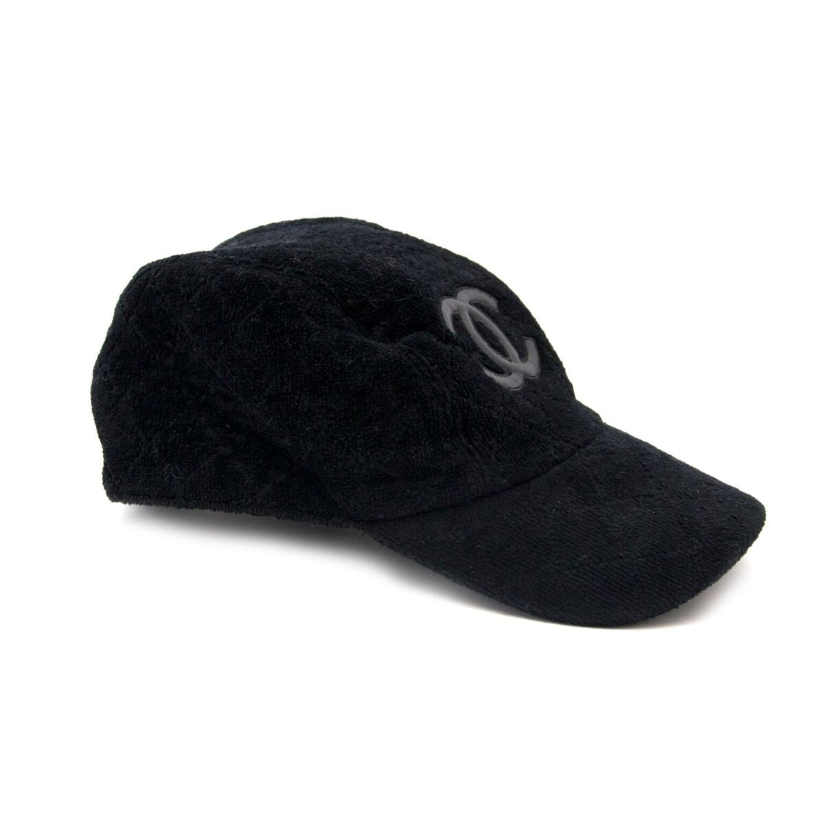 Buy an authentic secondhand Chanel black cap at the right price at LabelLOV vintage webshop. Safe and secure online shopping.