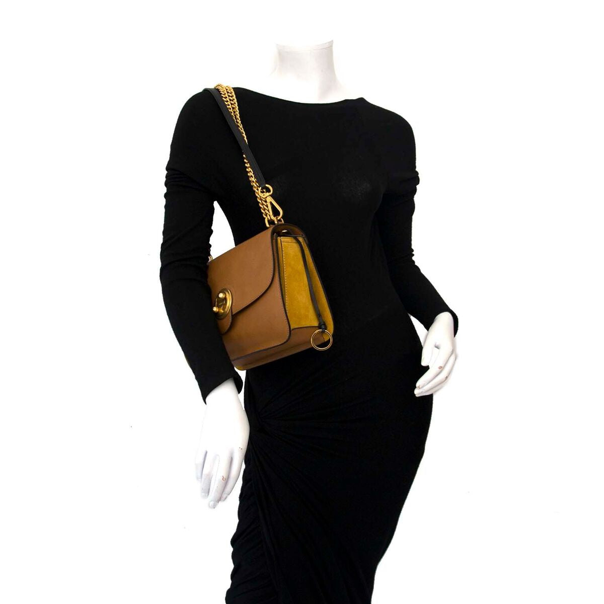 Koop authentieke tweedehands Chloé tas aan een eerlijke prijs bij LabelLOV. Veilig online shoppen.