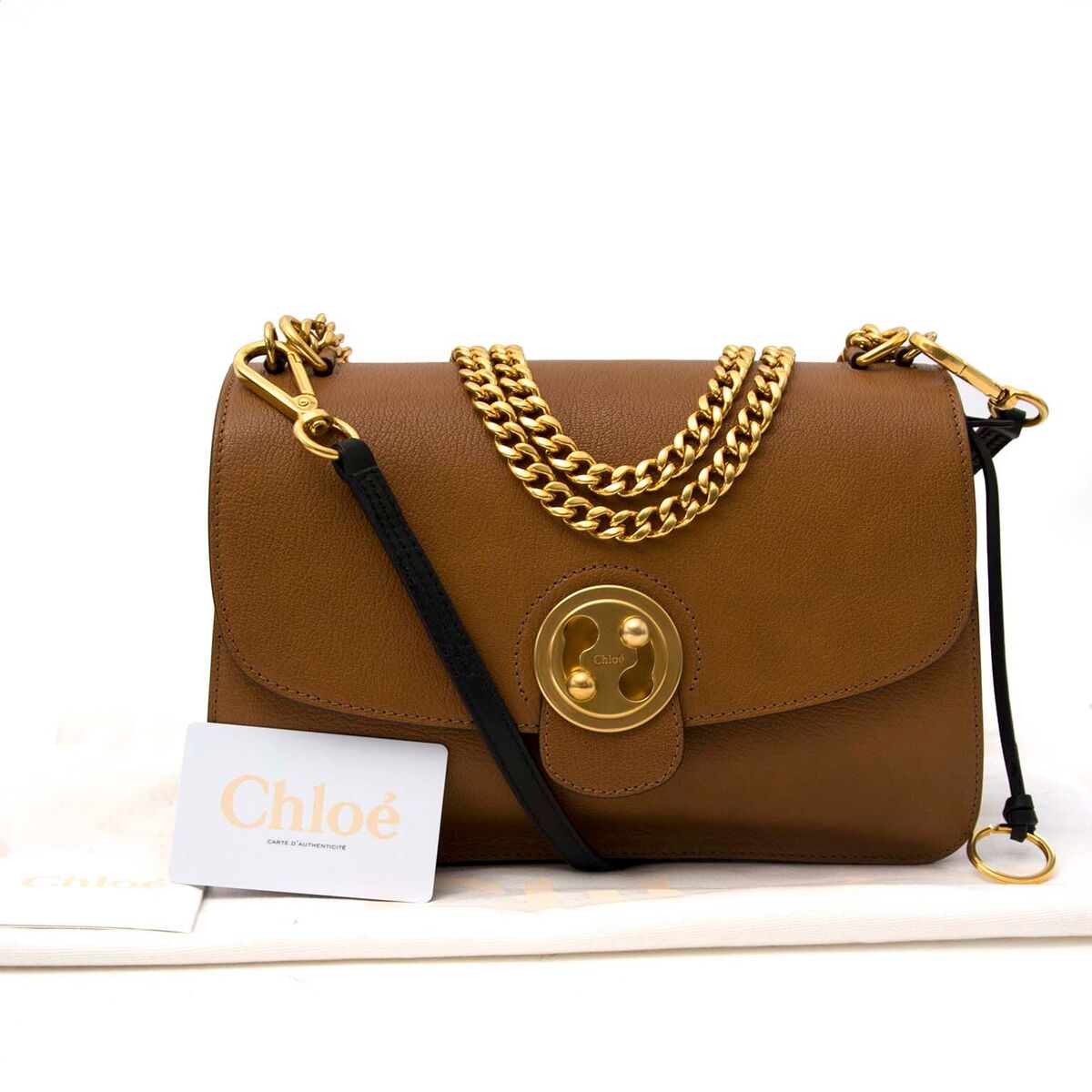 Want to buy an authentic secondhand Chloé bag at the right price? Shop safe and secure at LabelLOV Antwerp Belgium secondhand authentic handbags.