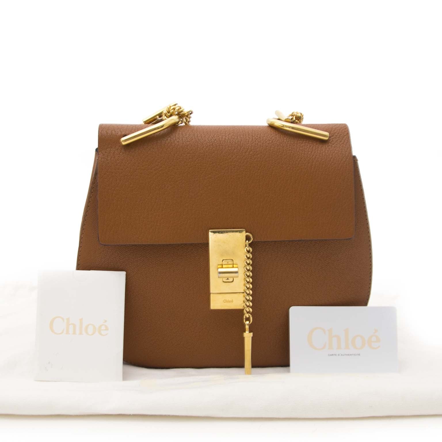 Chloe Cognac Drew Bag 'Buy authentic secondhand Chloe Drew bags at the right price at LabelLOV, safe and secure online shopping. Koop authentieke tweedehands Chloe Drew handtassen aan de juiste prijs bij LabelLOV, veilig online shoppen.'