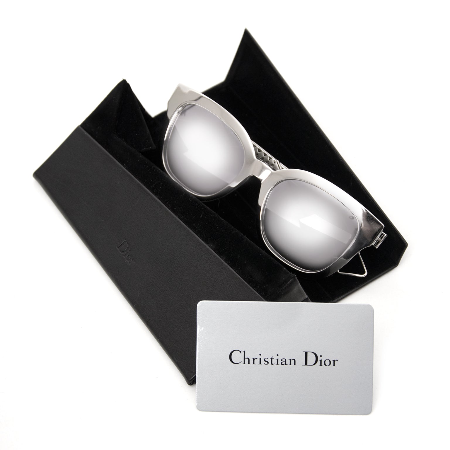 Koop tweedehands Dior zonnebrillen bij Labellov.com
