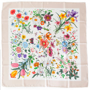 Buy authentic Gucci scarf at the right price at LabelLOV vintage webshop.